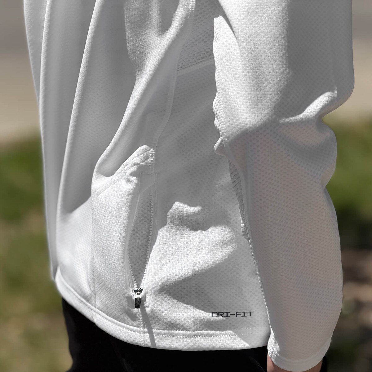 Nike Walking Cy White Dri-Fit Quarter Zip back pocket